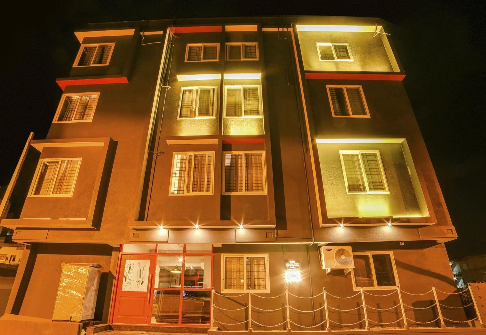 Townhouse Sarvar Hospitality Near Ascendas Park Square Mall バンガロール エクステリア 写真
