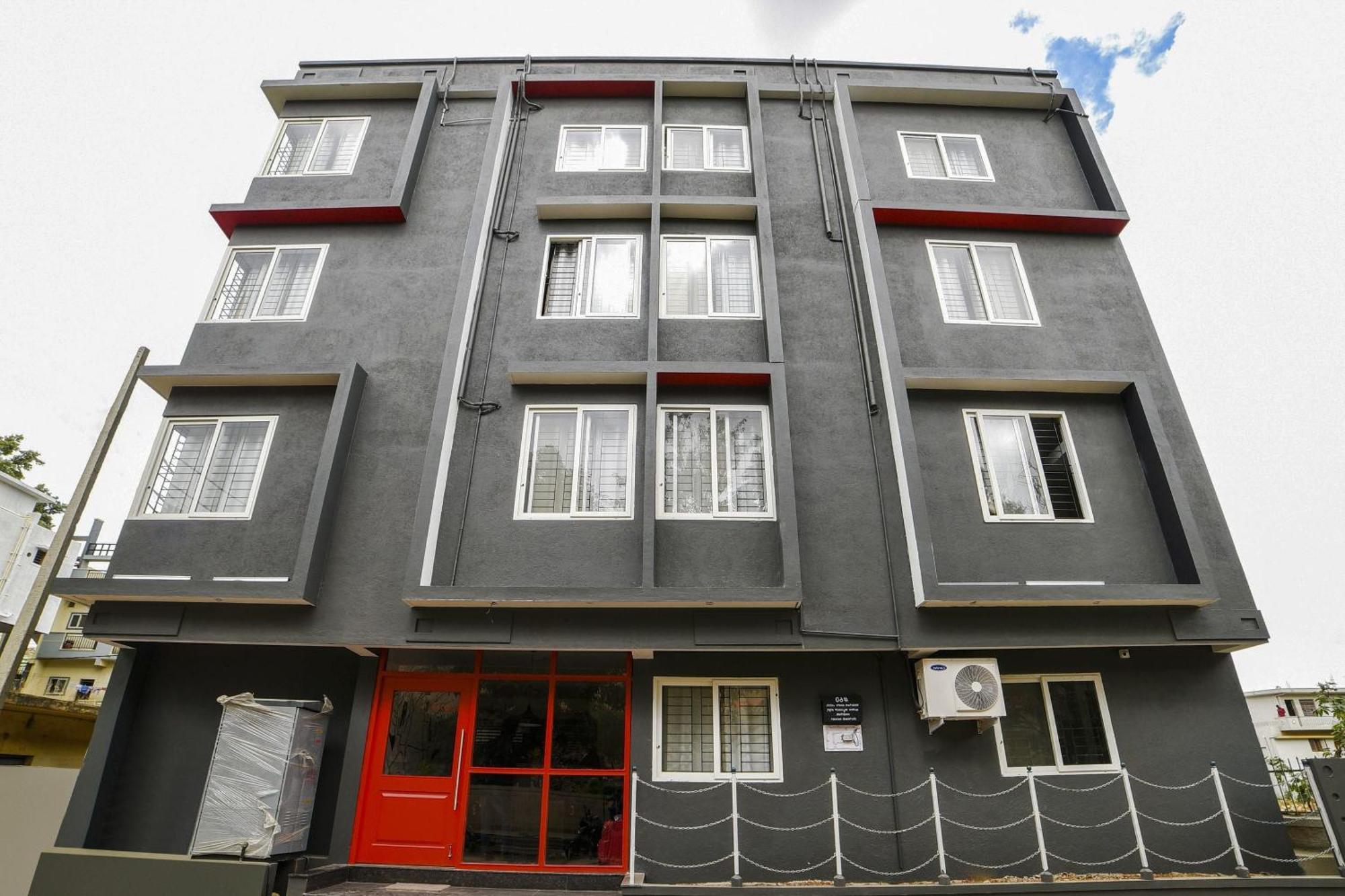 Townhouse Sarvar Hospitality Near Ascendas Park Square Mall バンガロール エクステリア 写真
