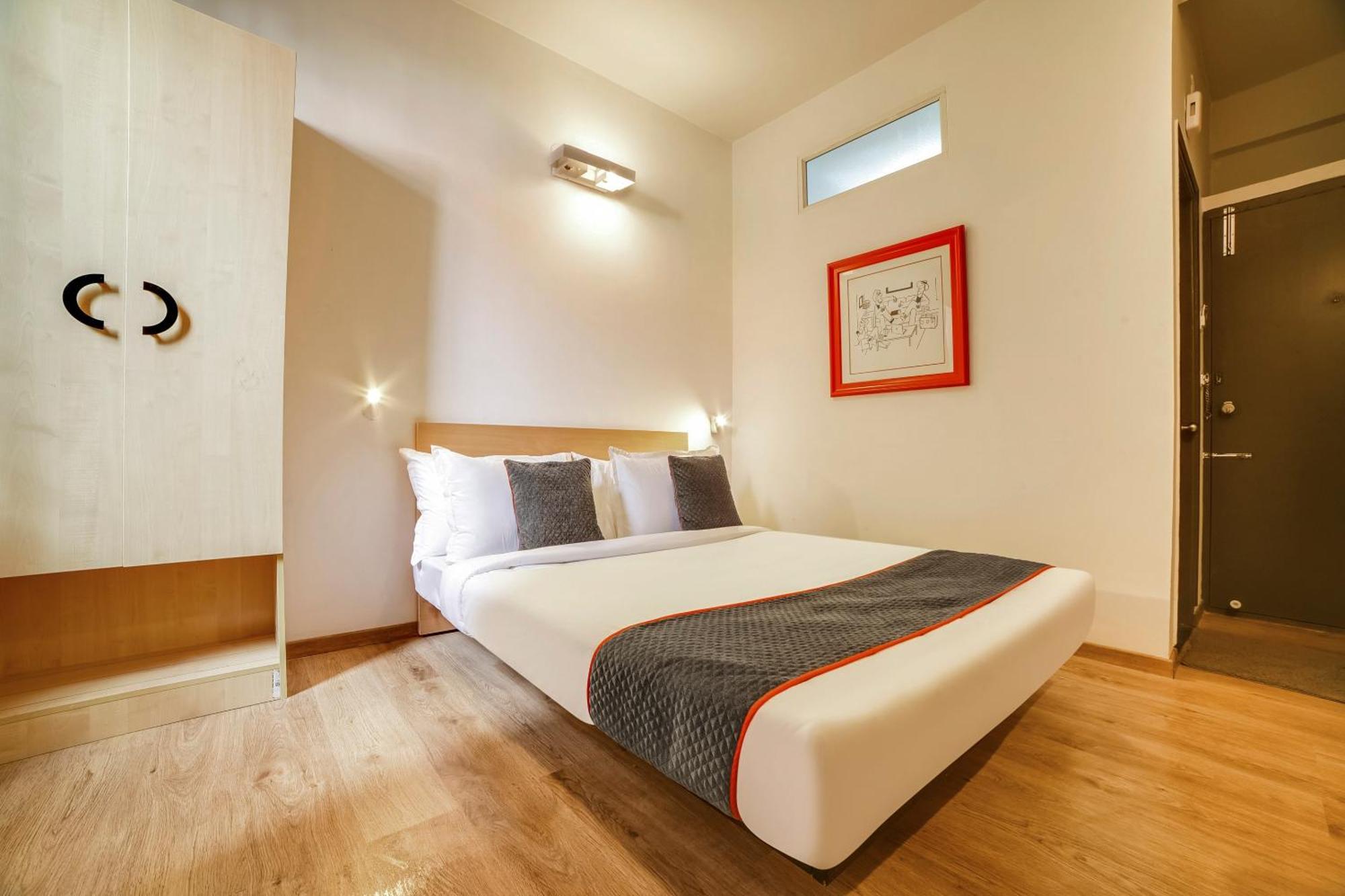 Townhouse Sarvar Hospitality Near Ascendas Park Square Mall バンガロール エクステリア 写真